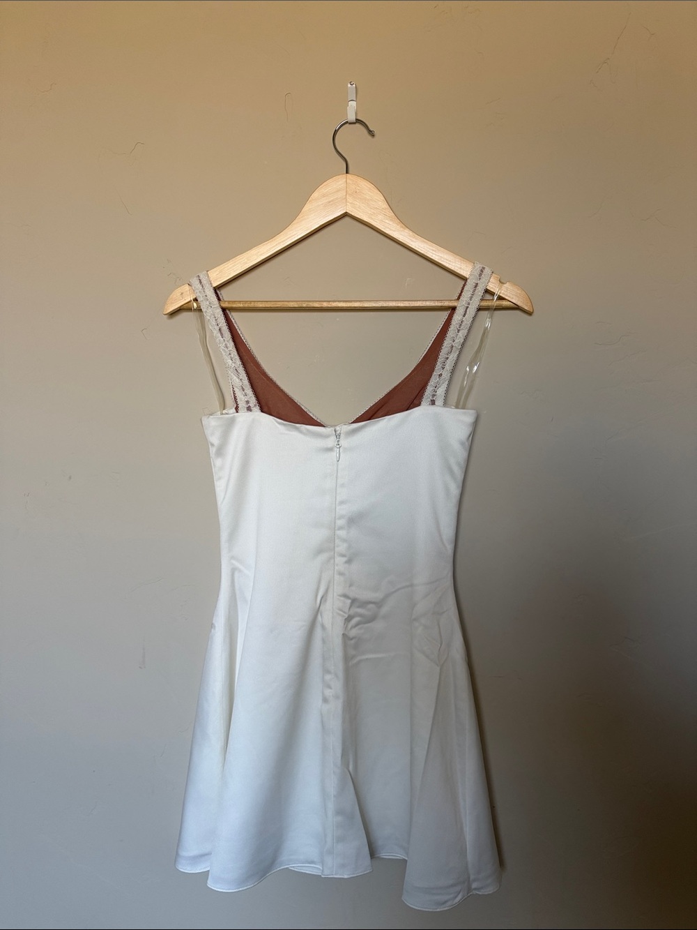 House of CB White Lace-Detail Chemise - Picture 4 of 5